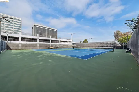 $399,000 | 3 Captain Drive, Unit D406, Emeryville, CA 94608