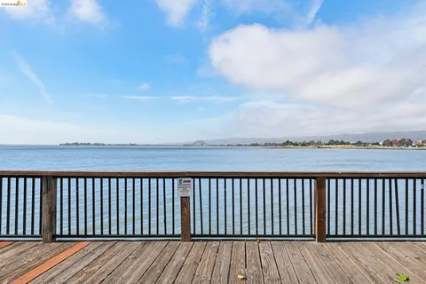 $399,000 | 3 Captain Drive, Unit D406, Emeryville, CA 94608