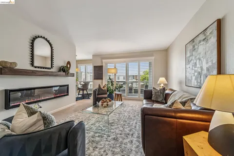 $399,000 | 3 Captain Drive, Unit D406, Emeryville, CA 94608