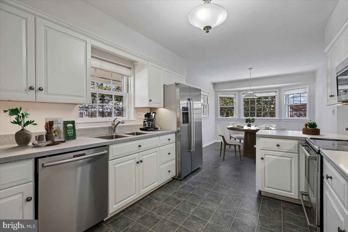 606 Winhall Way Silver Spring, MD 20904 - Photo 11 of 77 virtually staged Kitchen