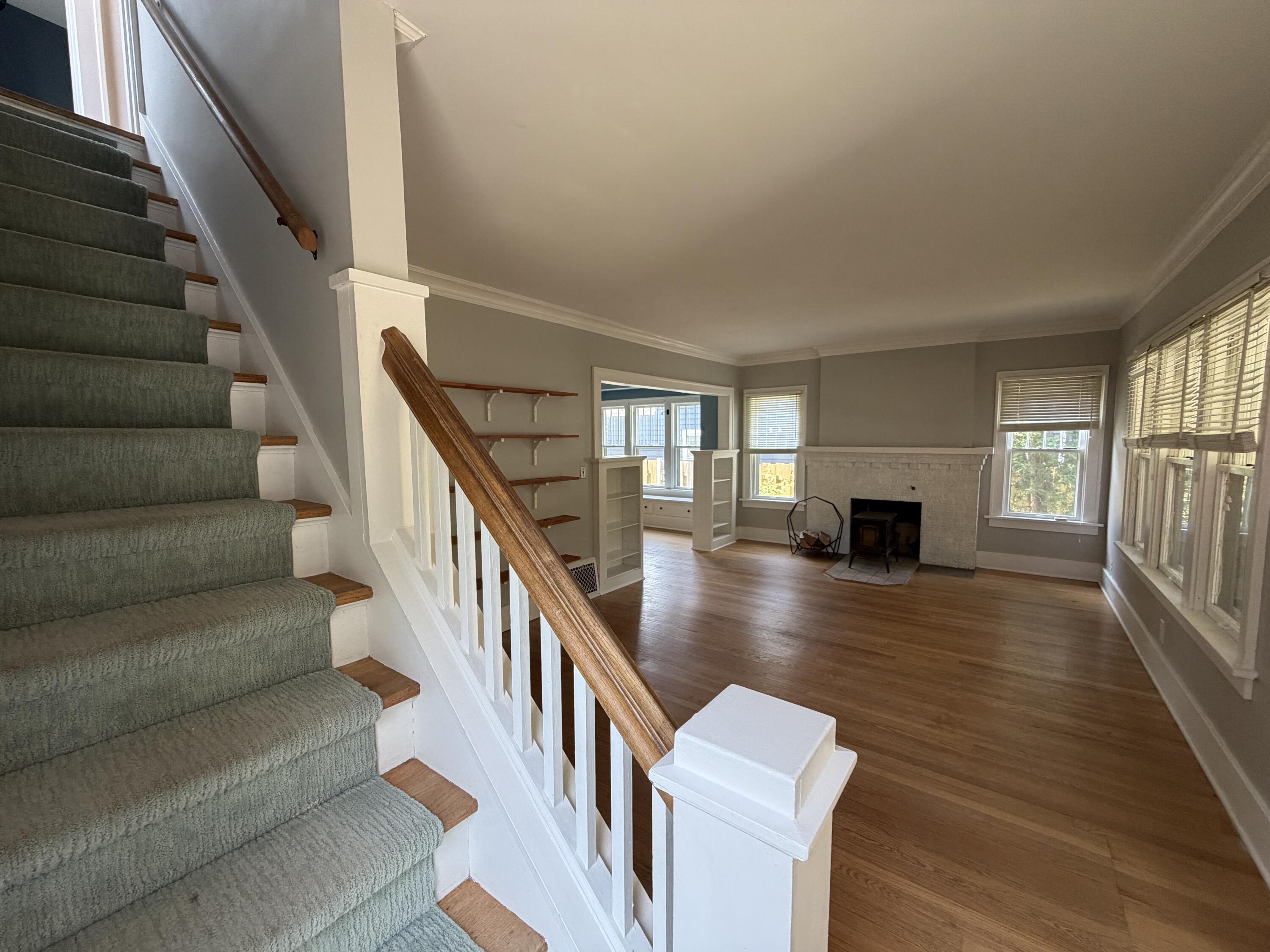 321 Inkster Avenue Kalamazoo, MI 49001 - Photo 16 of 48 Stairs