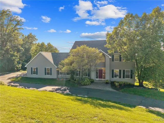 $700,000 | 6915 Kassonta Drive, De Witt, NY 13078