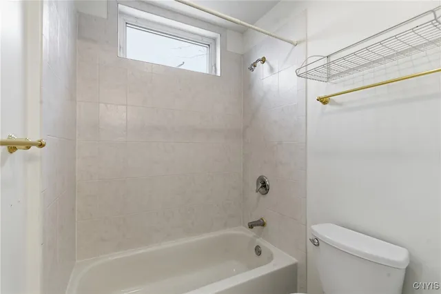 $700,000 | 6915 Kassonta Drive, De Witt, NY 13078