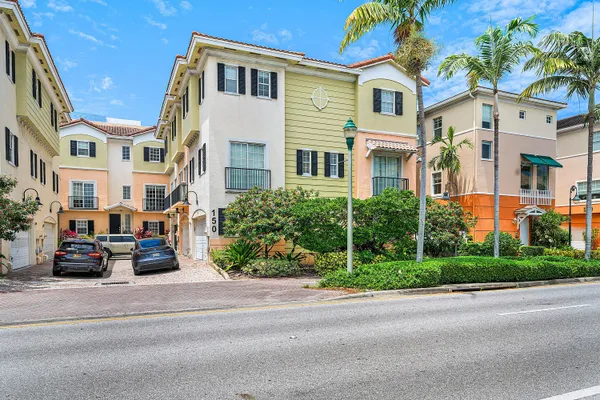 $945,000 | 150 Northeast 6th Avenue, Unit P, Delray Beach, FL 33483