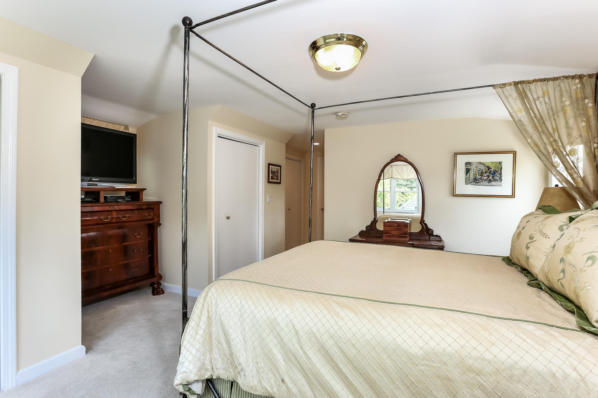 1 Old Stone Road Darien, CT 06820 - Photo 14 of 28 015-Master_Bedroom-5814187-medium