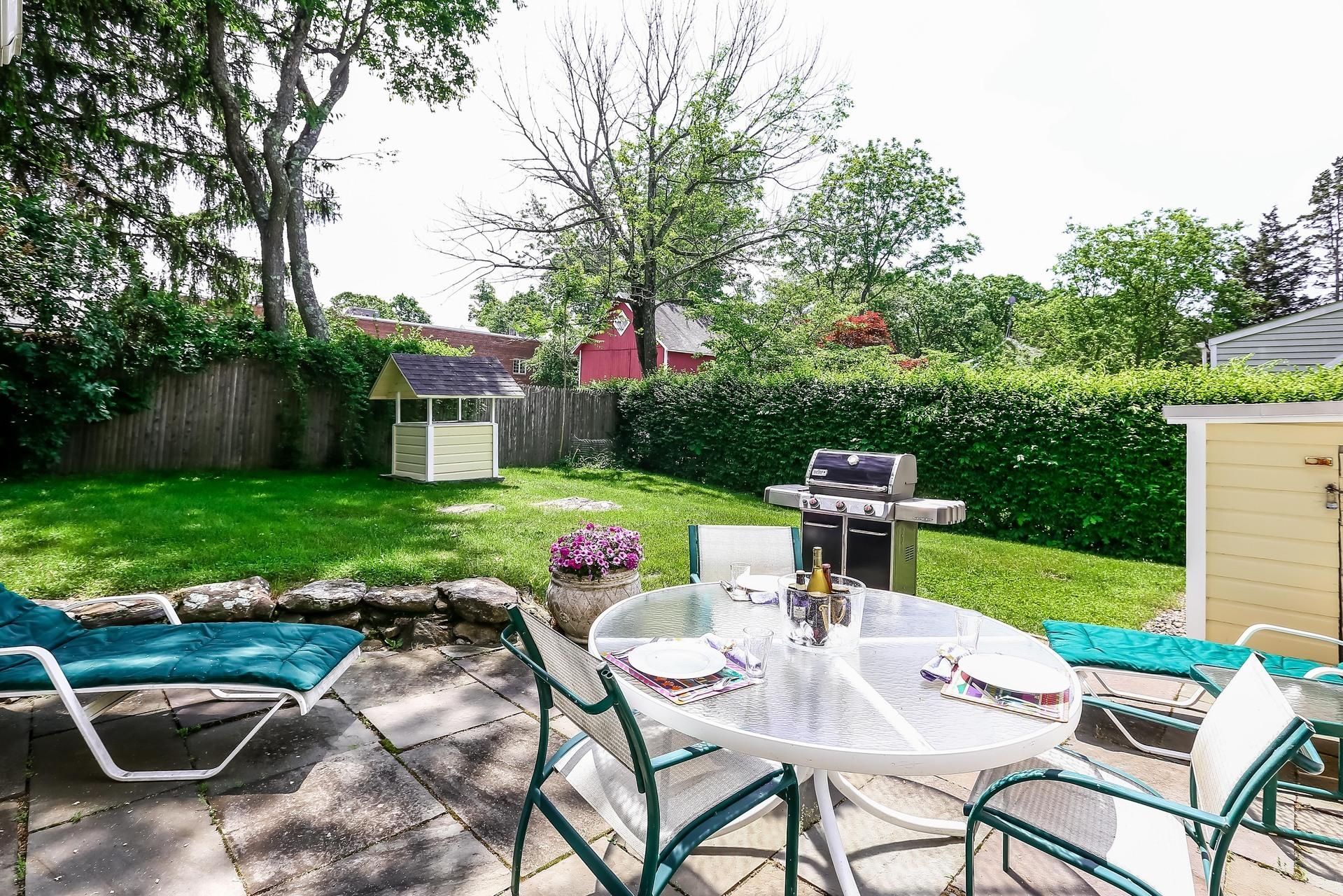 1 Old Stone Road Darien, CT 06820 - Photo 19 of 28 020-Patio-5814173-medium