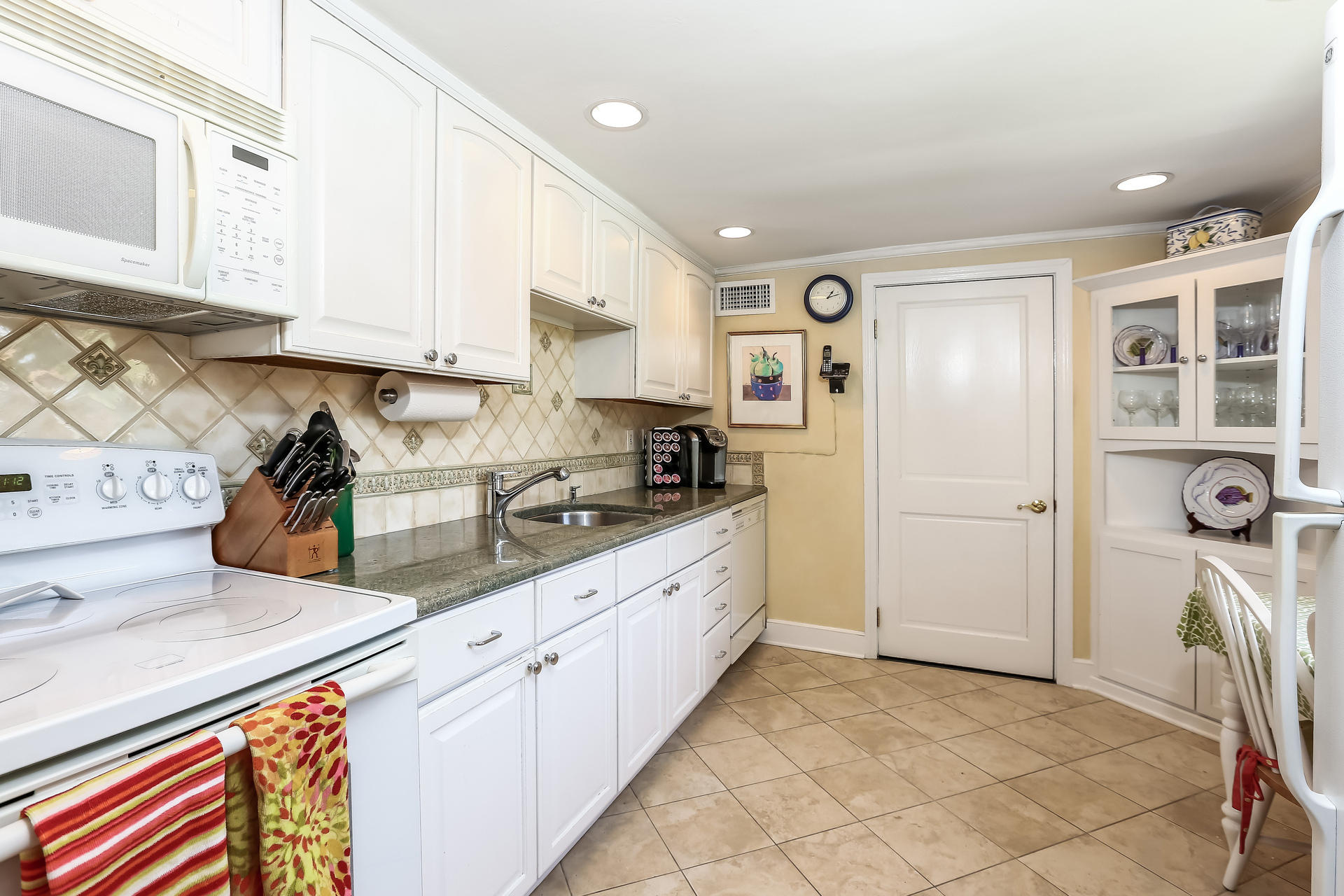 1 Old Stone Road Darien, CT 06820 - Photo 7 of 28 008-Kitchen-5814455-medium