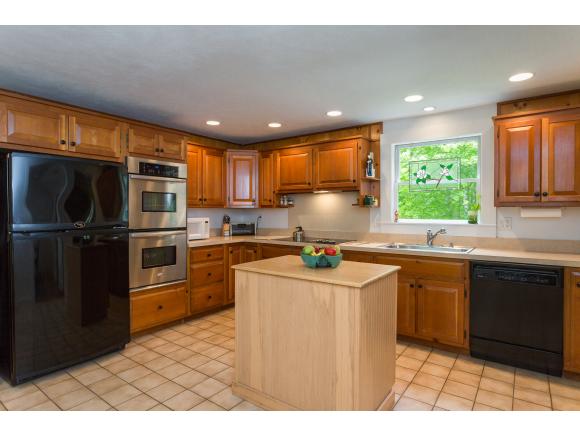 9 Colonial Way Exeter, NH 03833 - Photo 5 of 28 Gallery Image 5