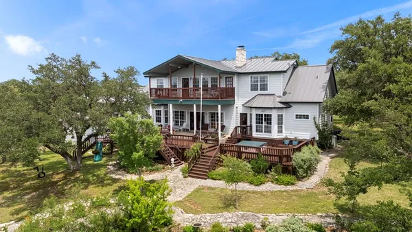 $940,000 | 125 Northlake Drive, Lakehills, TX 78063