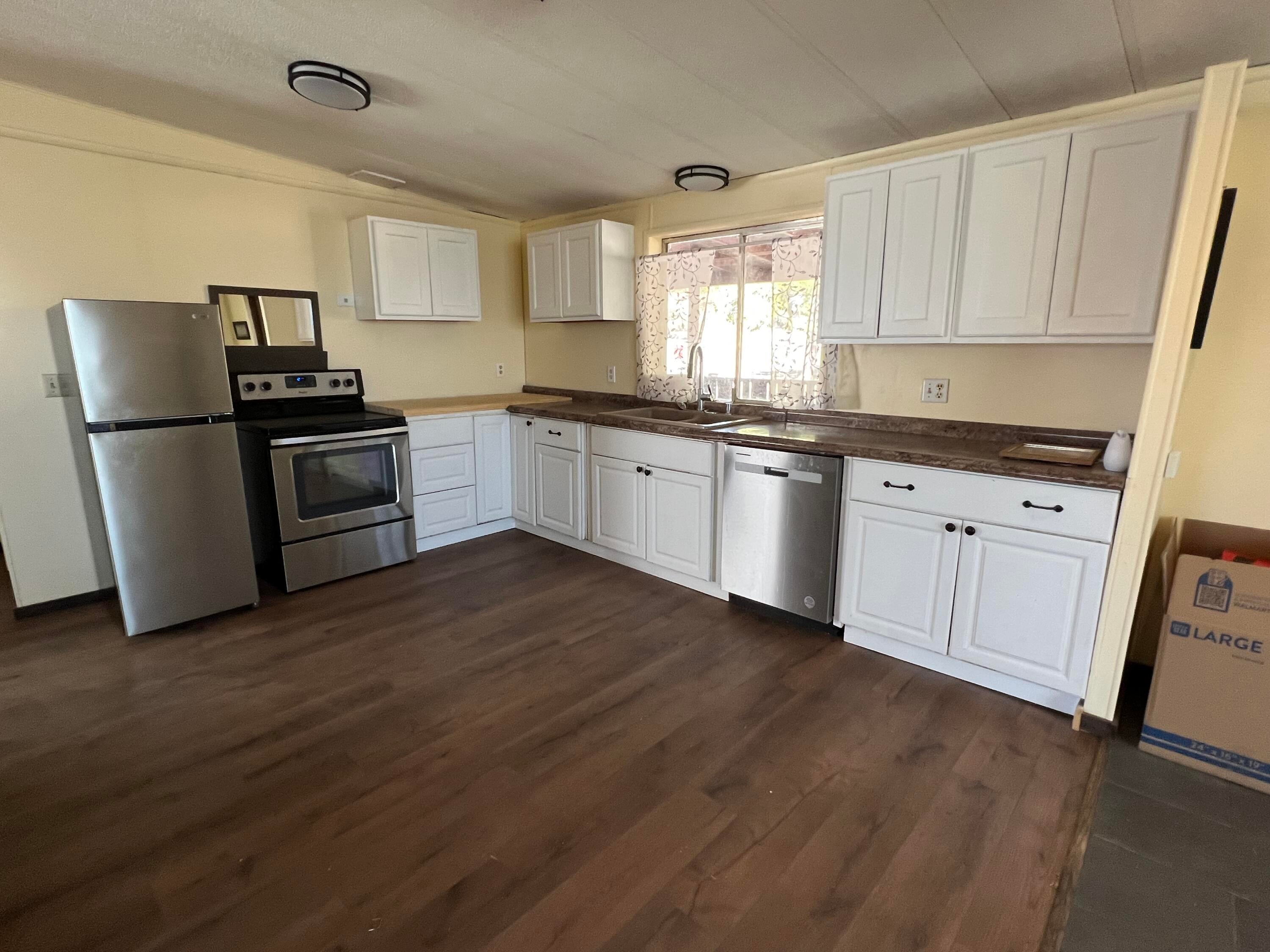 9728 Ben Kerns Road Klamath Falls, OR 97601 - Photo 6 of 58 Kitchen