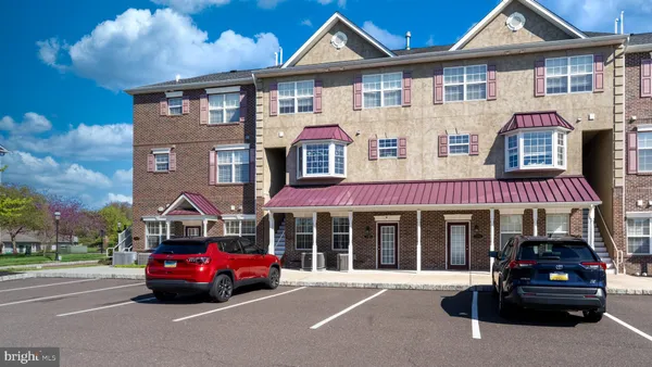$305,000 | 3888 Ashland Drive, Unit B, Harleysville, PA 19438