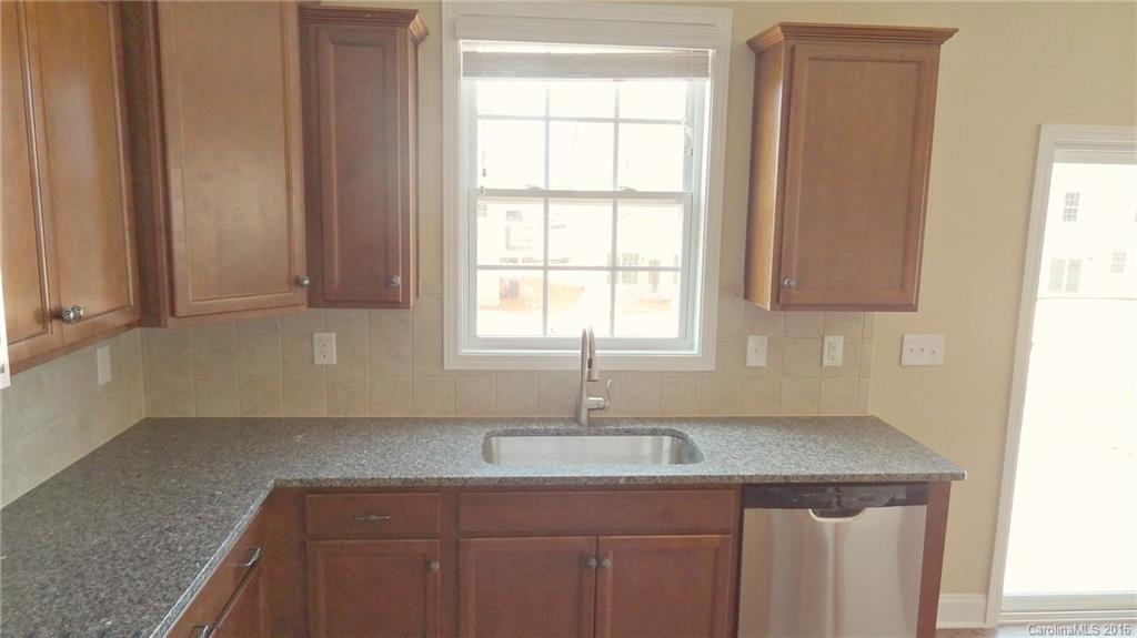 8927 Inverness Bay Road, Unit 188 Charlotte, NC 28278 - Photo 5 of 21 Gallery Image 5