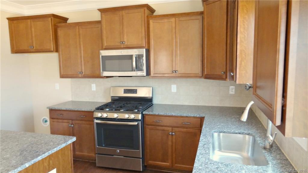 8927 Inverness Bay Road, Unit 188 Charlotte, NC 28278 - Photo 7 of 21 Gallery Image 7