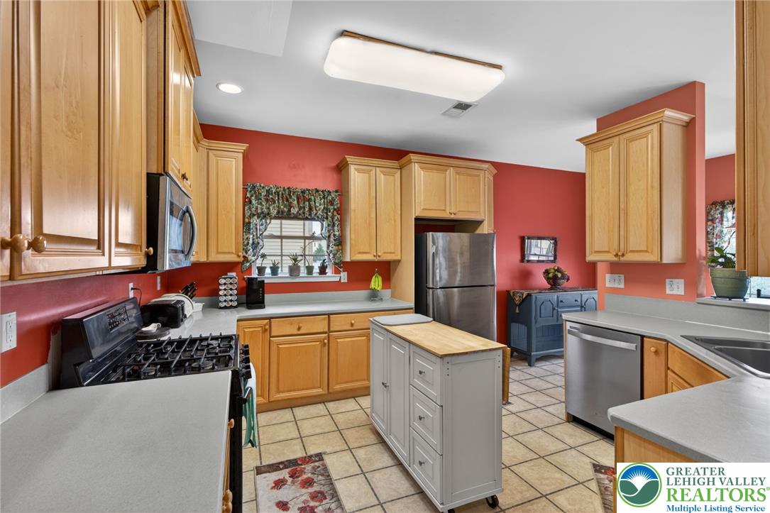 5016 Allen Drive Bethlehem, PA 18017 - Photo 22 of 43