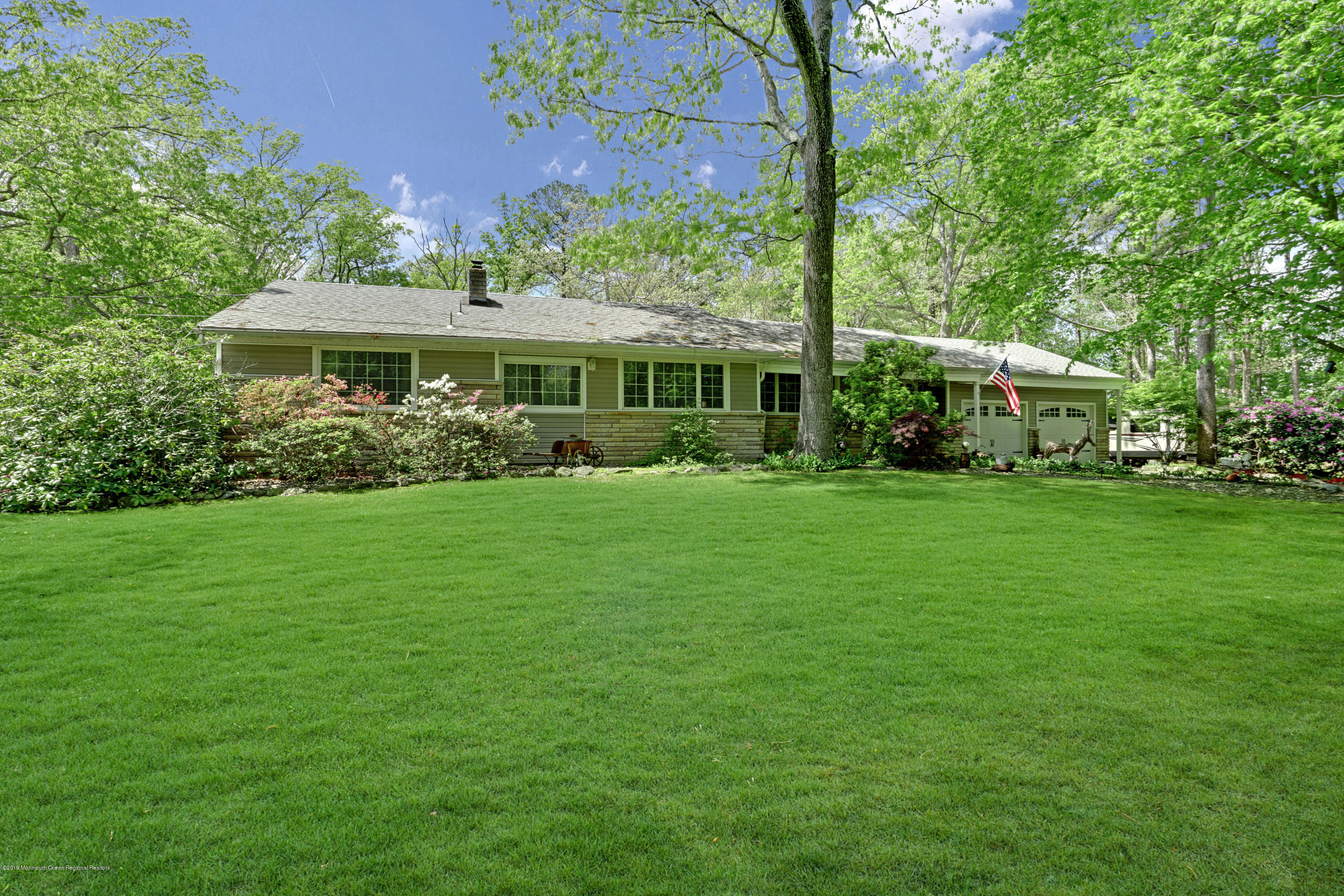 108 Fort Plains Road Howell, NJ 07731 - Photo 3 of 52 003_dsc07543-dsc07547_1