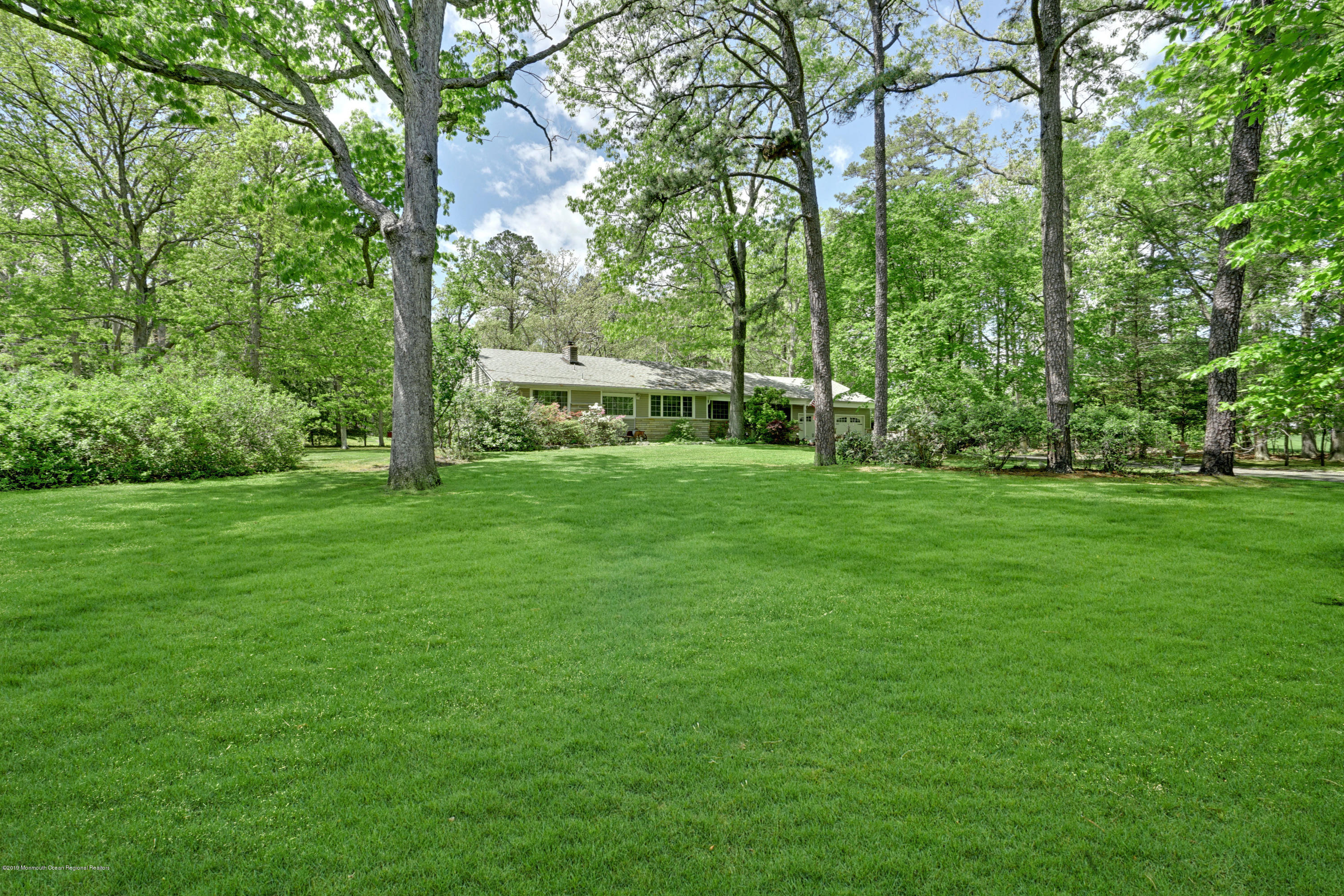 108 Fort Plains Road Howell, NJ 07731 - Photo 4 of 52 004_dsc07548-dsc07552_1