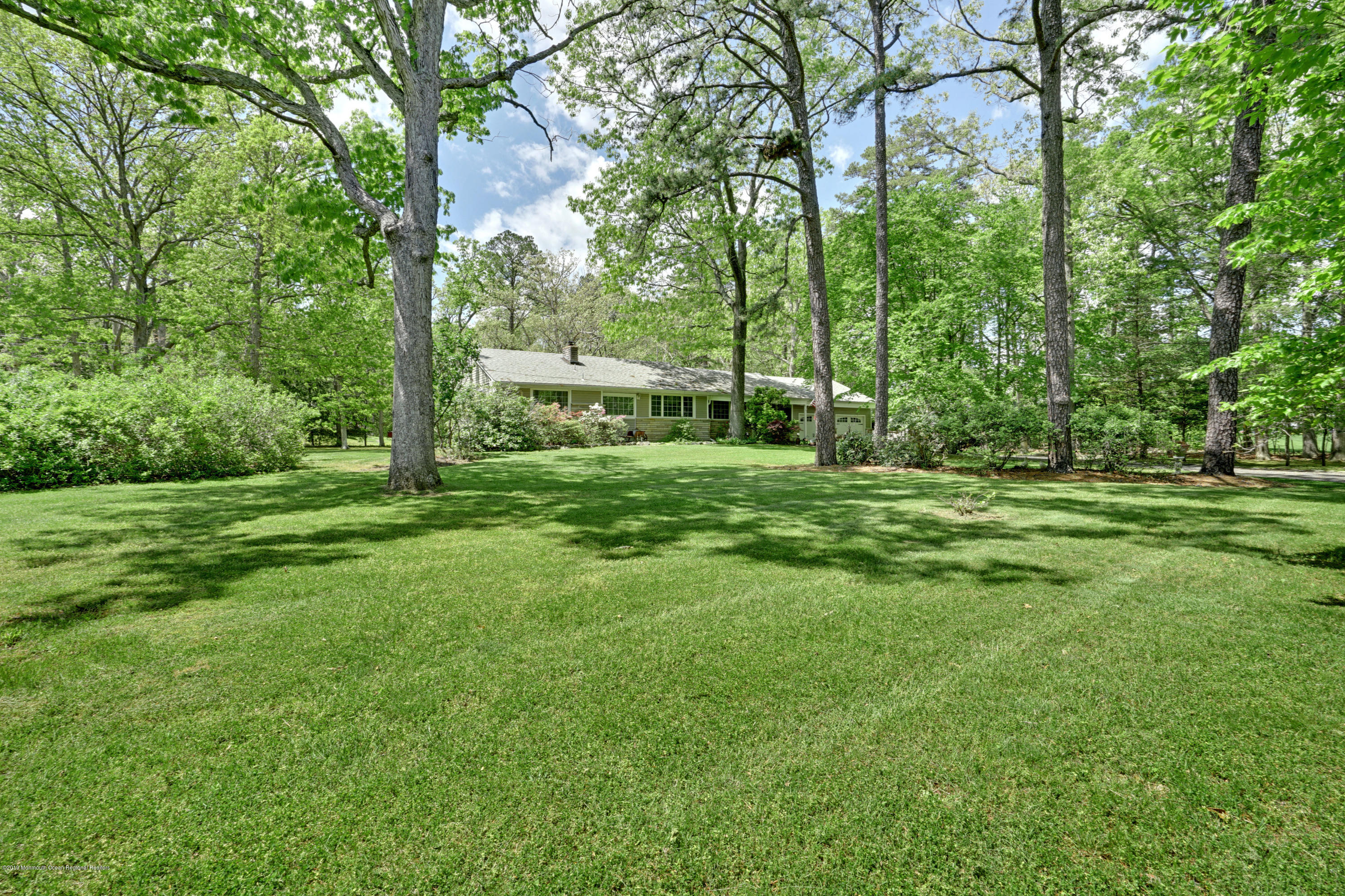 108 Fort Plains Road Howell, NJ 07731 - Photo 5 of 52 044_dsc07548-dsc07552