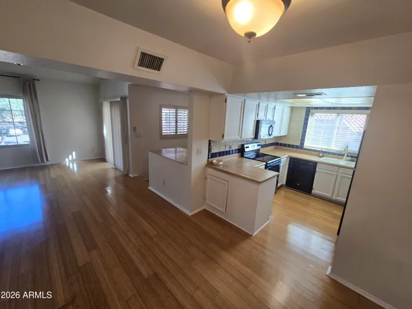 $1,599 | 925 North College Avenue, Unit F223, Tempe, AZ 85288