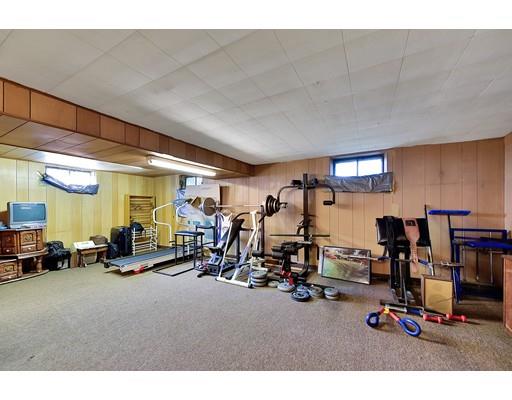162 Mallowhill Road Springfield, MA 01129 - Photo 23 of 34 a view of a room with gym equipment