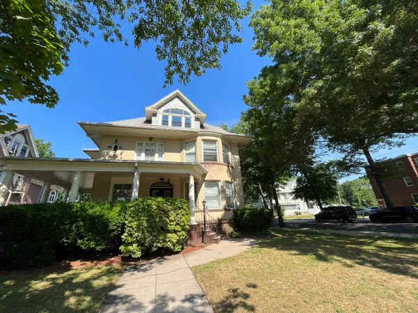 $1,850 | 738 Whitney Avenue, Unit 3, New Haven, CT 06511