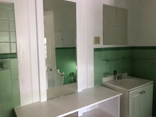 $1,850 | 738 Whitney Avenue, Unit 3, New Haven, CT 06511
