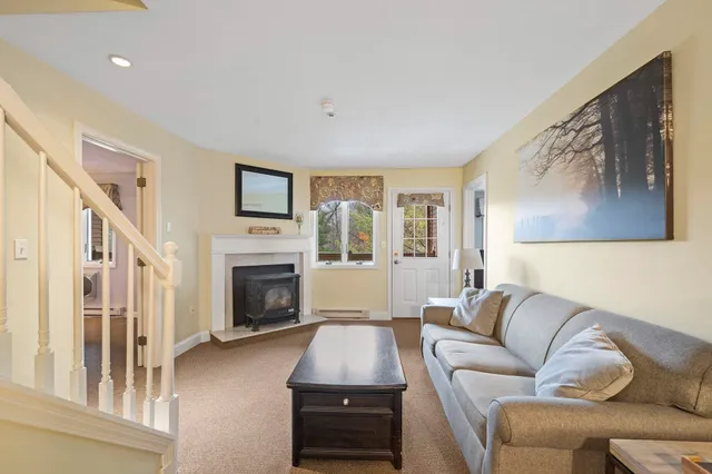 $499,999 | 227 Main Street, Unit 305, Lincoln, NH 03251