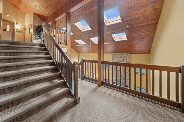 $499,999 | 227 Main Street, Unit 305, Lincoln, NH 03251