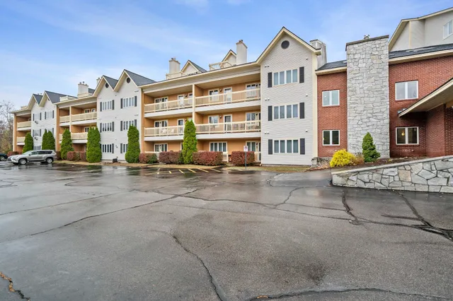 $499,999 | 227 Main Street, Unit 305, Lincoln, NH 03251