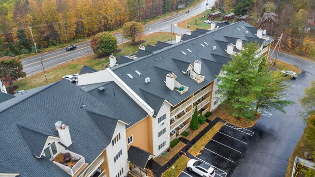 $499,999 | 227 Main Street, Unit 305, Lincoln, NH 03251