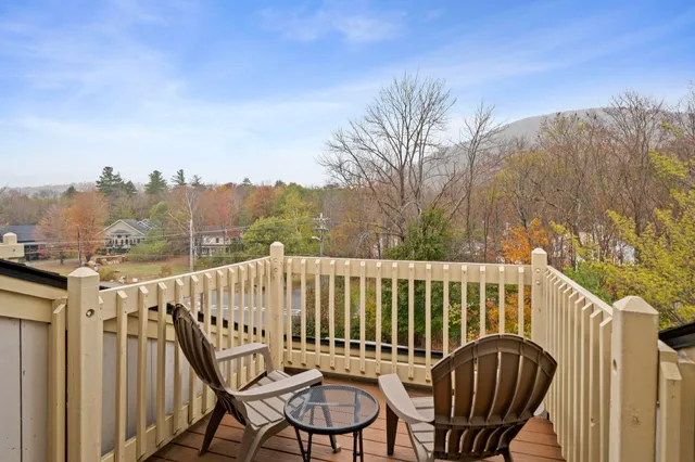 $499,999 | 227 Main Street, Unit 305, Lincoln, NH 03251