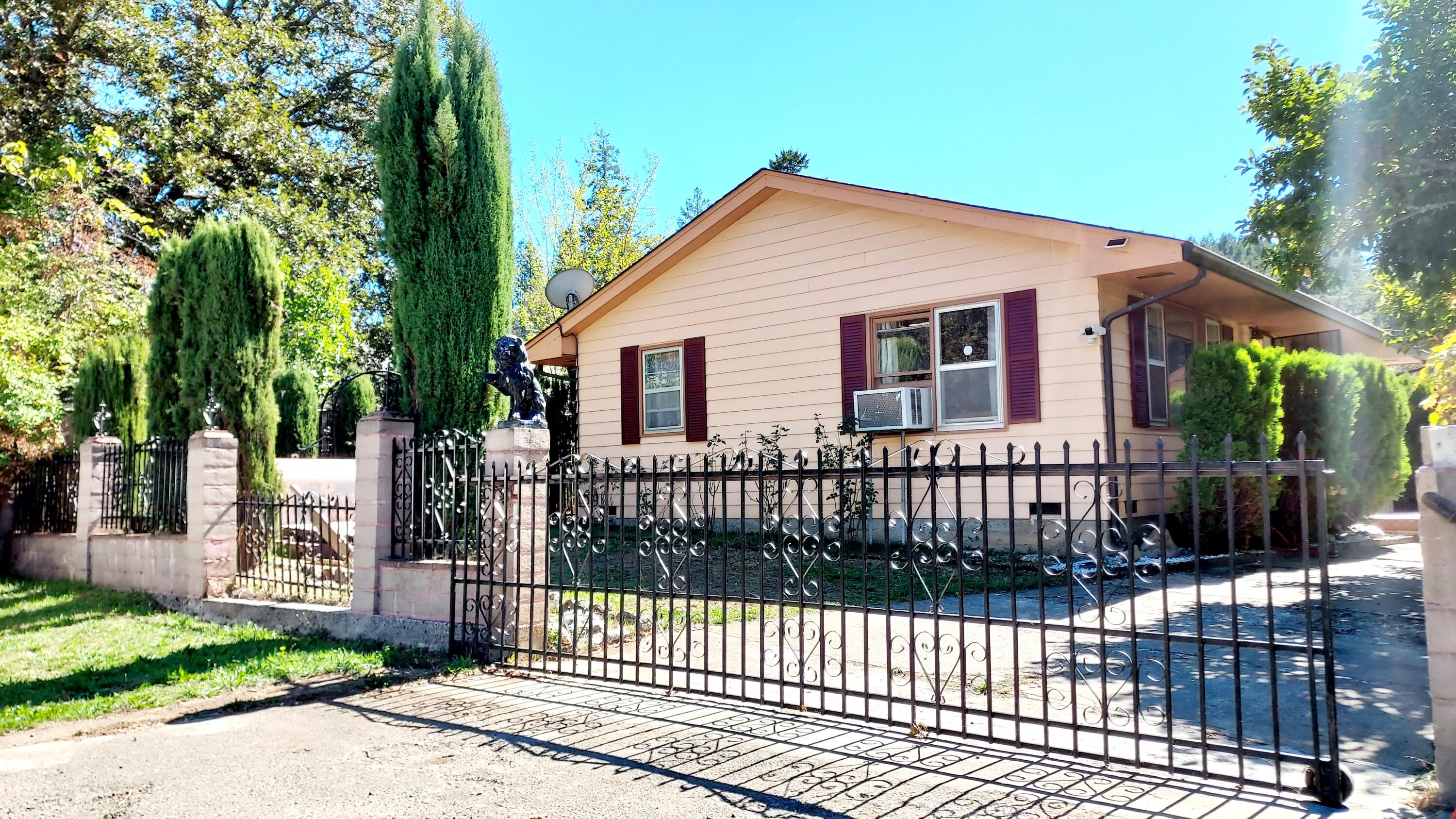 609 Steelhead Road Alderpoint, CA 95511 - Photo 1 of 58 609 Steelhead Gated