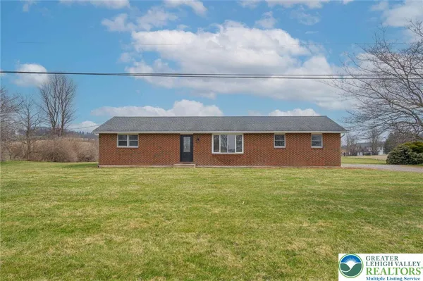 $2,795 | 10108 Dietrich Road, Breinigsville, PA 18031