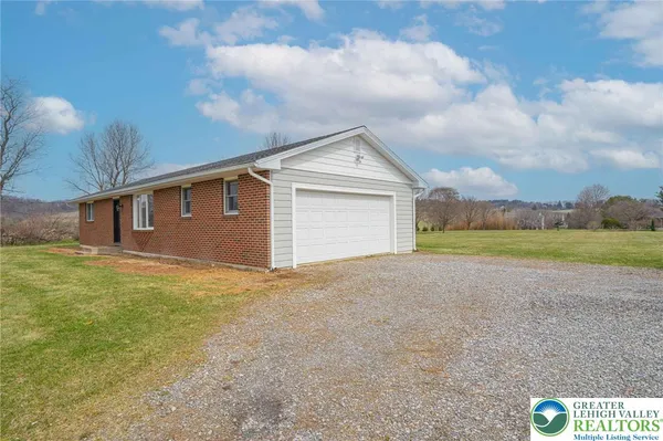 $2,795 | 10108 Dietrich Road, Breinigsville, PA 18031