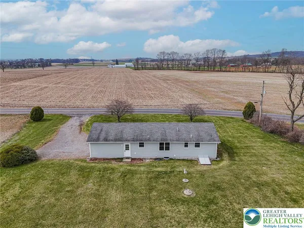 $2,795 | 10108 Dietrich Road, Breinigsville, PA 18031
