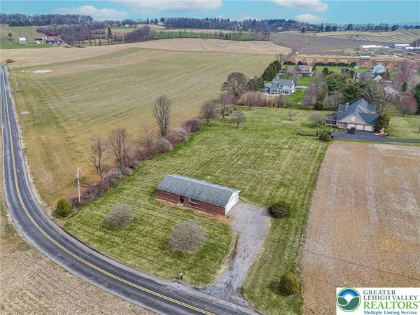$2,795 | 10108 Dietrich Road, Breinigsville, PA 18031