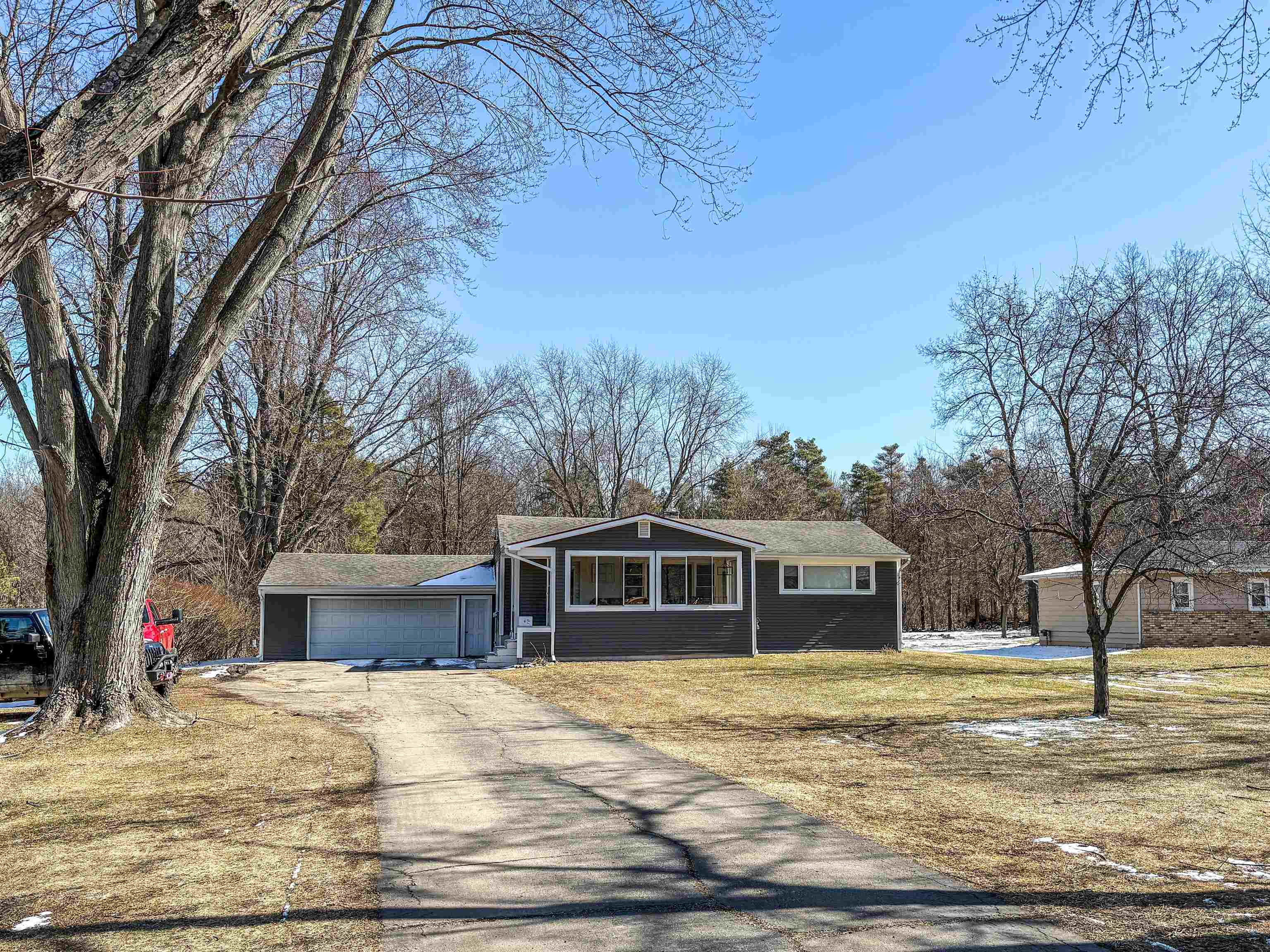 6058 North McKinley Road Flushing, MI 48433 - Photo 1 of 42