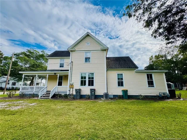 $1,100 | 907 Caldwell Street, Unit A, Lumberton, NC 28358