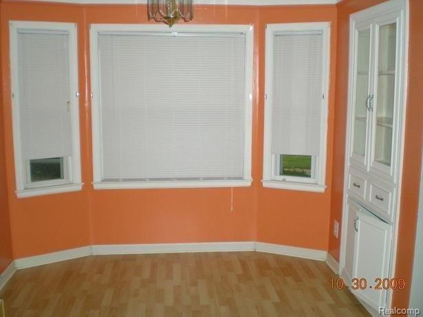 9987 Inkster Road Livonia, MI 48150 - Photo 3 of 11 Dining Area