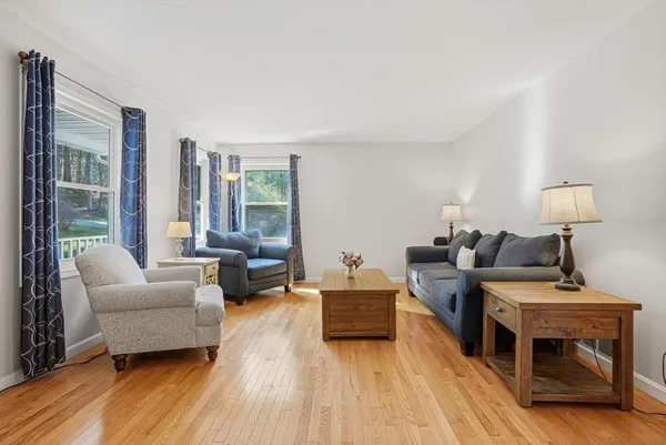 $765,000 | 1 South Street, Upton, MA 01568