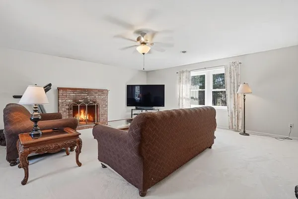 $765,000 | 1 South Street, Upton, MA 01568