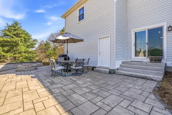 $765,000 | 1 South Street, Upton, MA 01568