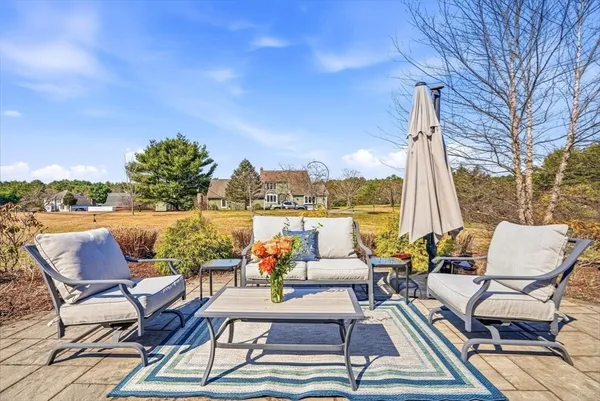 $765,000 | 1 South Street, Upton, MA 01568