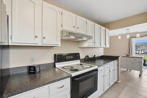 $765,000 | 1 South Street, Upton, MA 01568