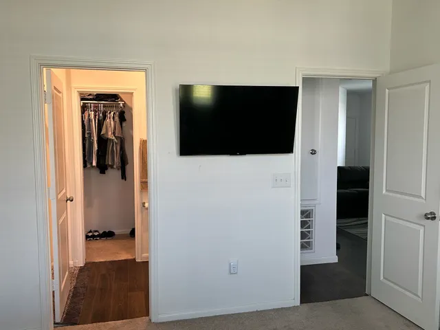 a view of a livingroom with a space