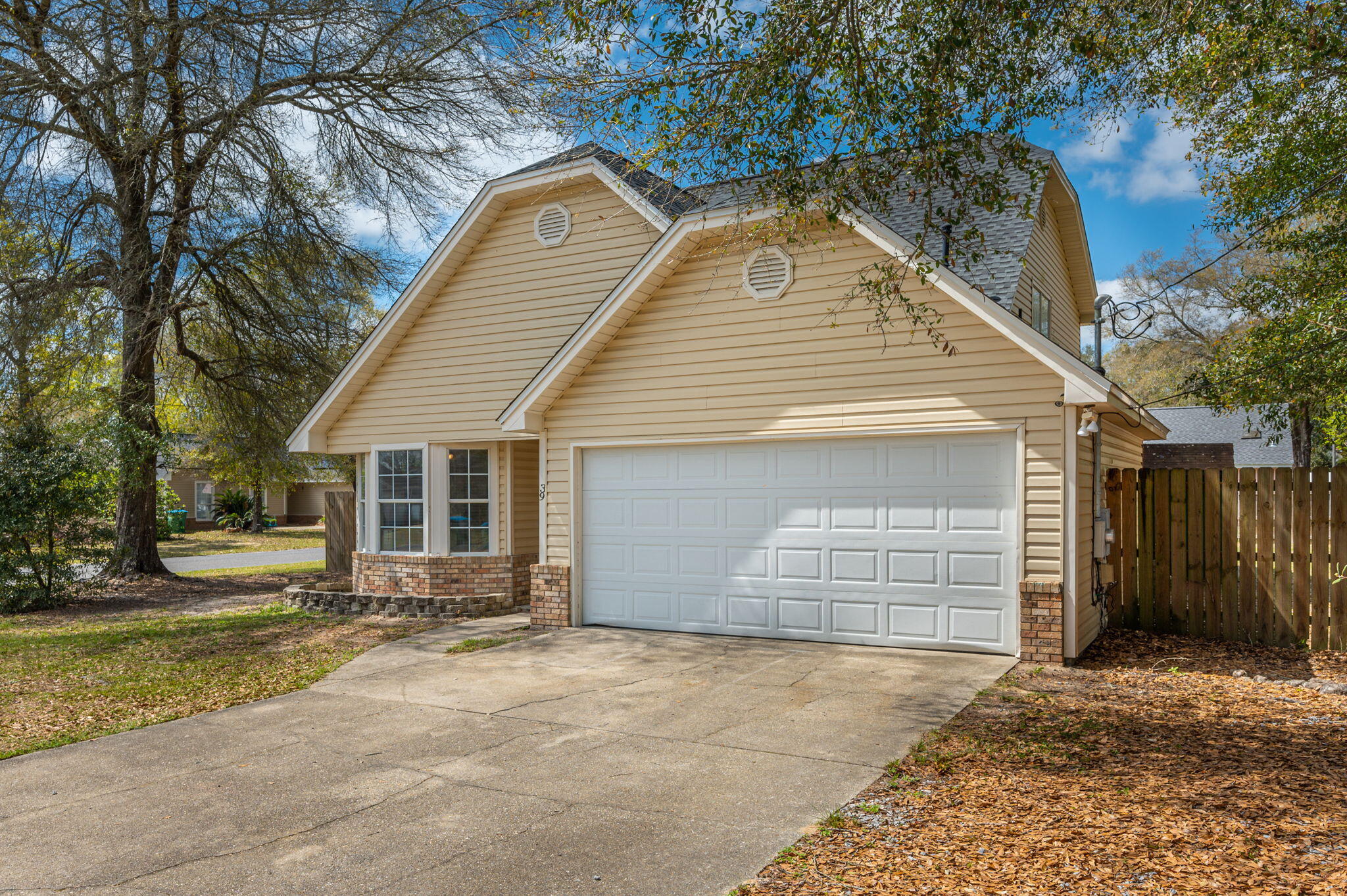 39 Regent Road Crestview, FL 32539 - Photo 3 of 43 3-web-or-mls-39 Regent Rd Exterior-3