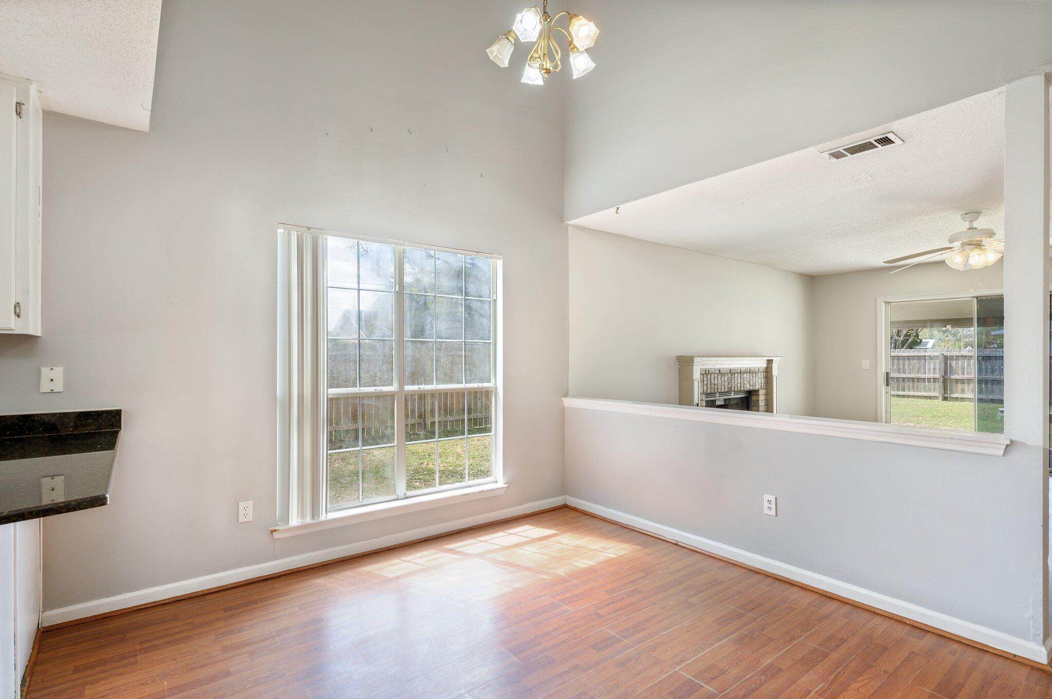 39 Regent Road Crestview, FL 32539 - Photo 5 of 43 5-web-or-mls-39 Regent Rd-26