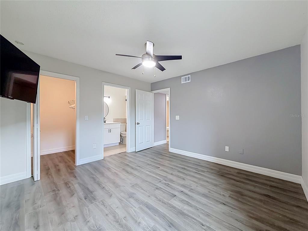 5144 Conroy Road, Unit 13 Orlando, FL 32811 - Photo 18 of 39 Gallery Image 18