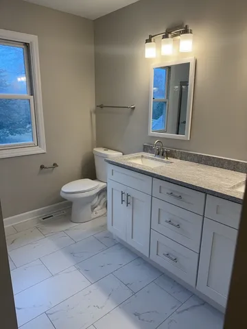 $597,500 | 6105 North Wyndwood Drive, Crystal Lake, IL 60014