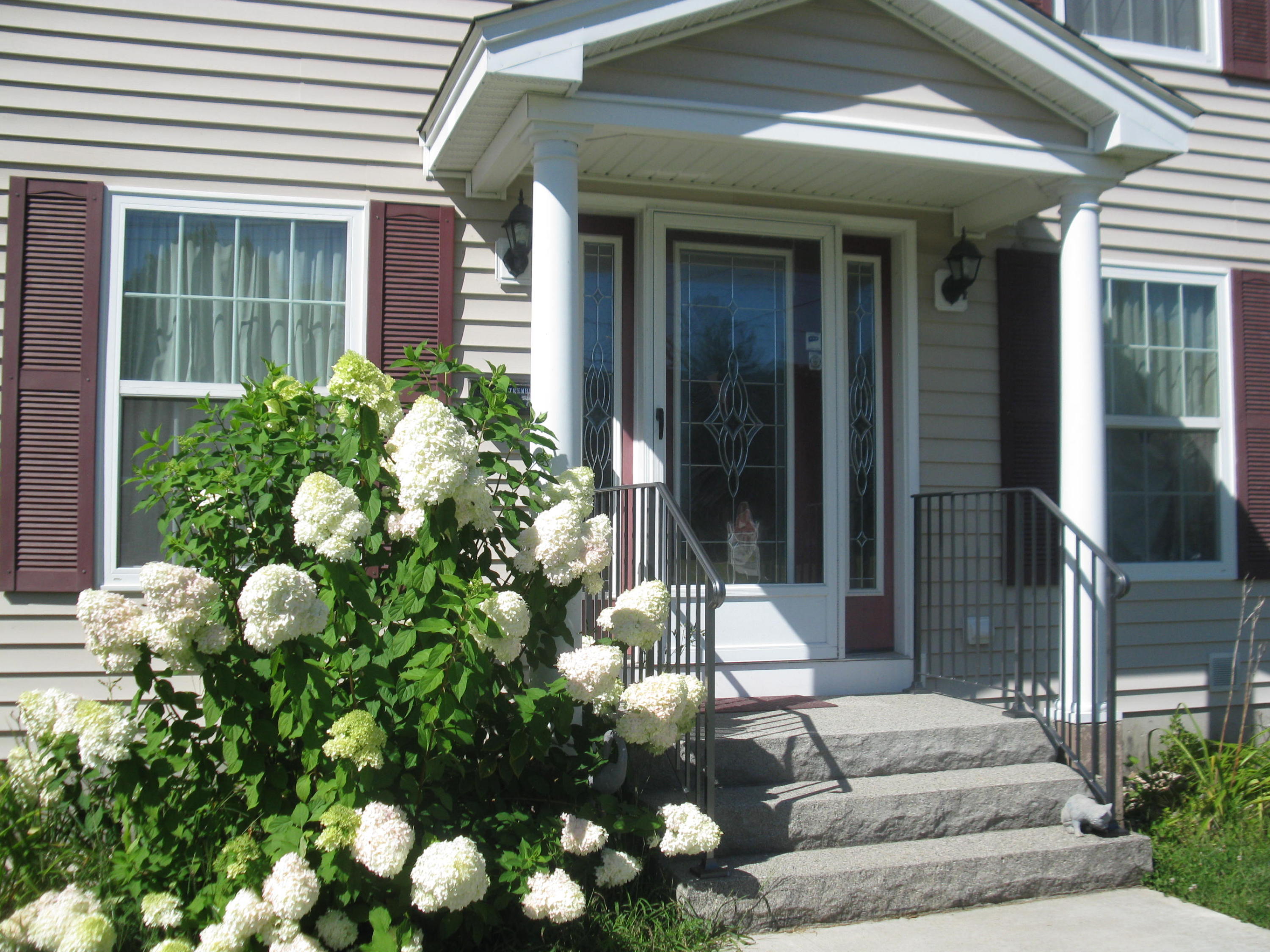 669 Main Street Springvale, ME 04083 - Photo 2 of 24 Front entry