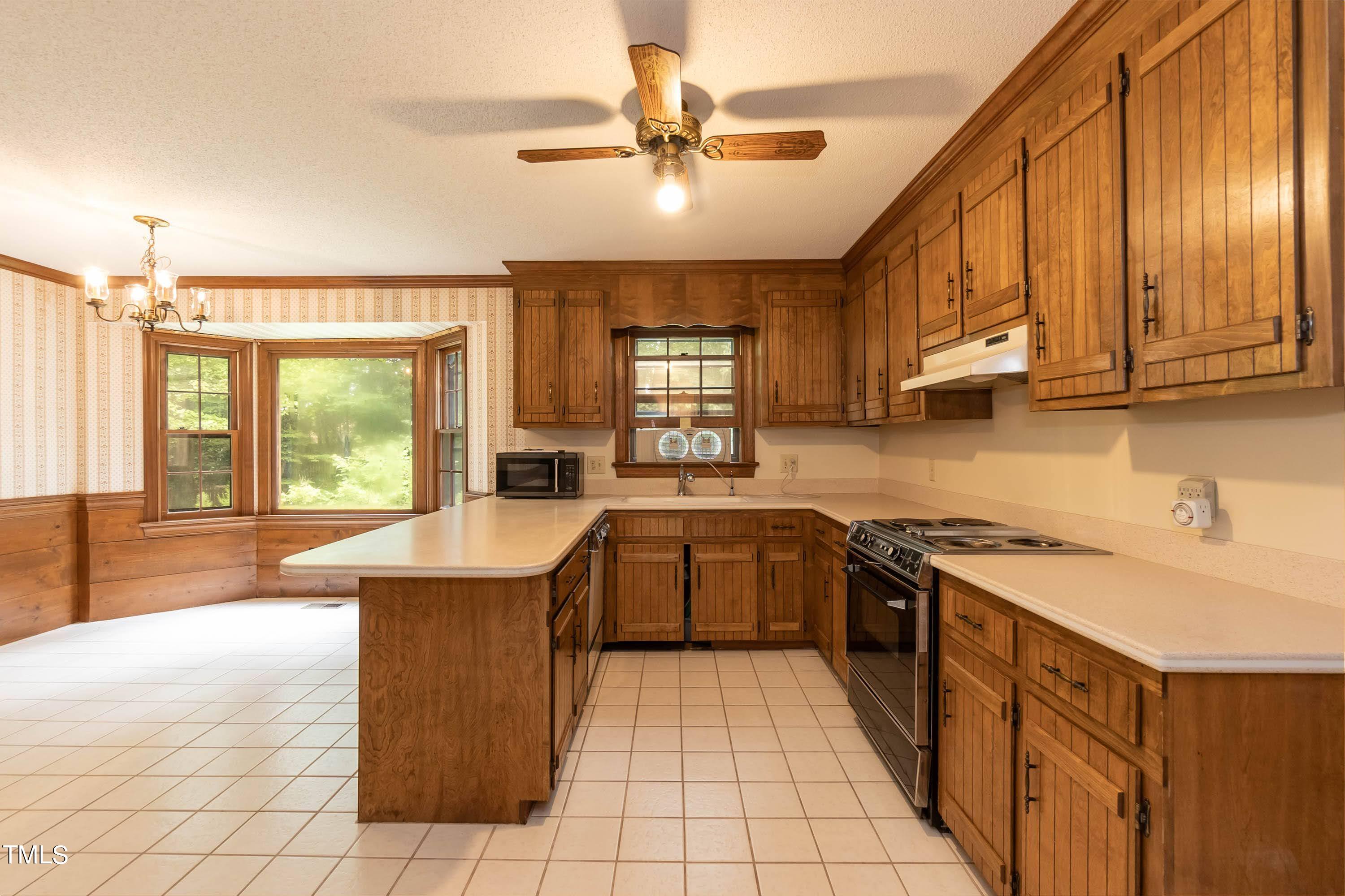 9212 Oneal Road Raleigh, NC 27613 - Photo 13 of 51 Kitchen 02